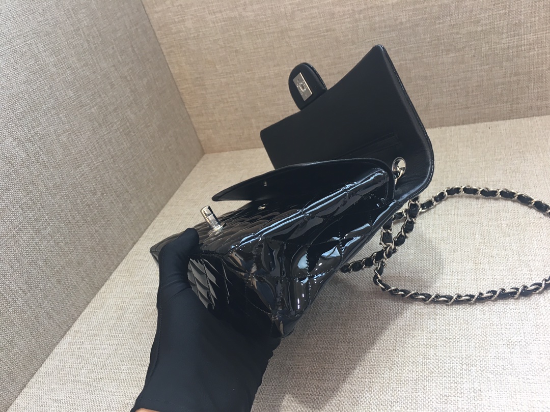 Medium Classic Flap Patent Leather Bag AO1112 Black/Silver